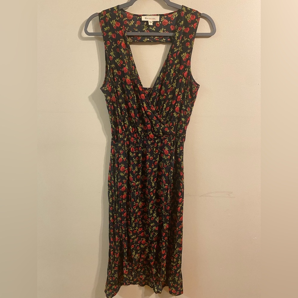 Two By Vince Camuto Black Roses Floral Wrap Midi Dress Size Small
